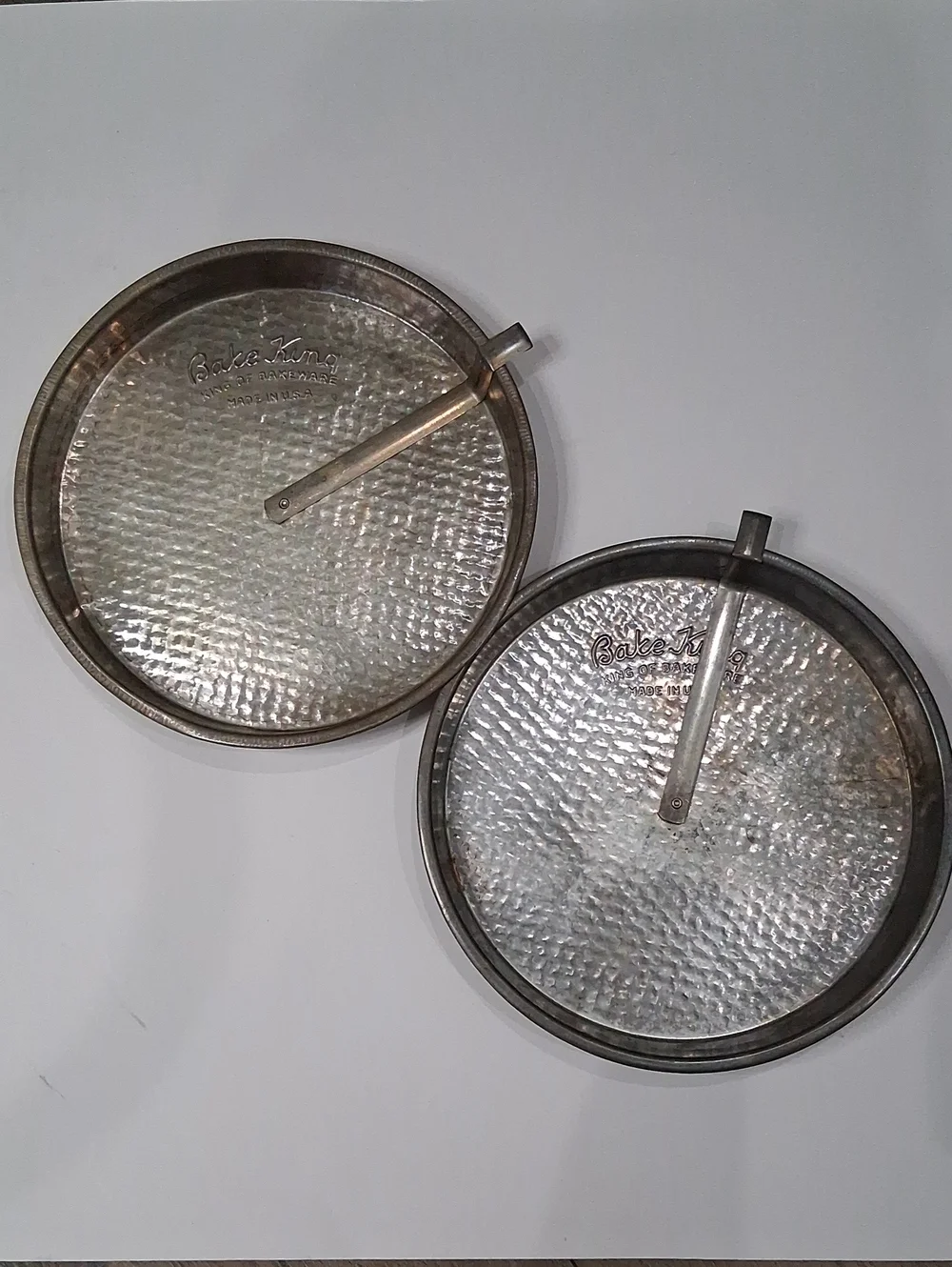 2 Vintage Bake King 8